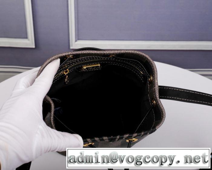 レディースバッグ  透け感新作がイチ推し フェンディ 上品な印象に格上げ FENDI 2019SSのトレンド商品  夏大人気のアイテム