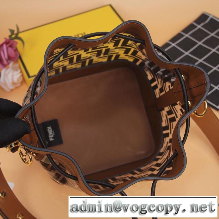 レディースバッグ  オシャレ印象で人気の高い 春夏らしい華やか フェンディ FENDI 2色選択可 季節をまたい新作アイテム
