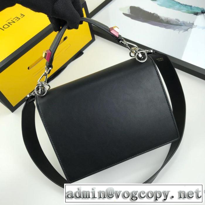 スタイルUPして着こなす フェンディおしゃれな大人の着こなし FENDI  レディースバッグ 2019年春夏のトレンドアイテム 多色選択可