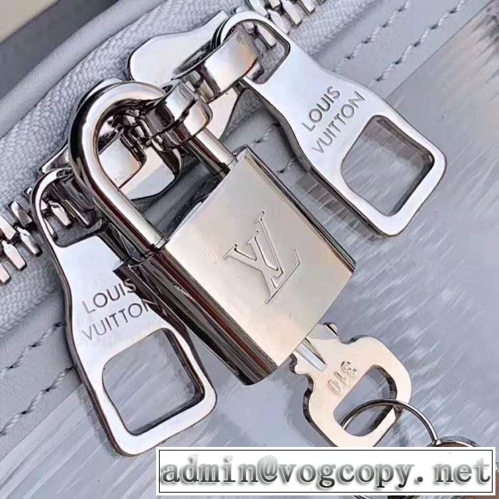 季節感をプラス人気商品 ルイ ヴィトン LOUIS VUITTON 今から夏まで活躍する 大人のこなれた着こなし レディースバッグ 大人の余裕が漂う