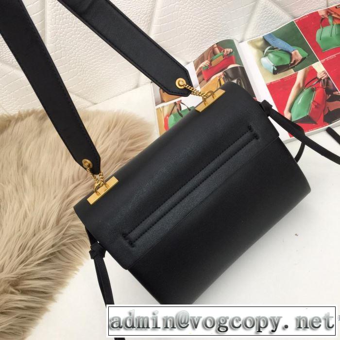 レディースバッグ ブラッシュアップして華やかに ヴァレンティノ VALENTINO ベストはキレイめな印象に 多色選択可