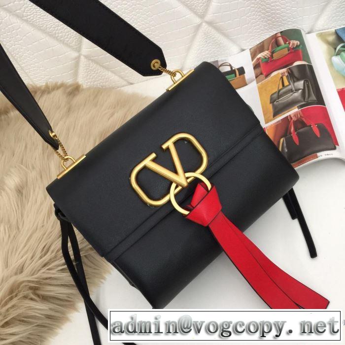 レディースバッグ ブラッシュアップして華やかに ヴァレンティノ VALENTINO ベストはキレイめな印象に 多色選択可