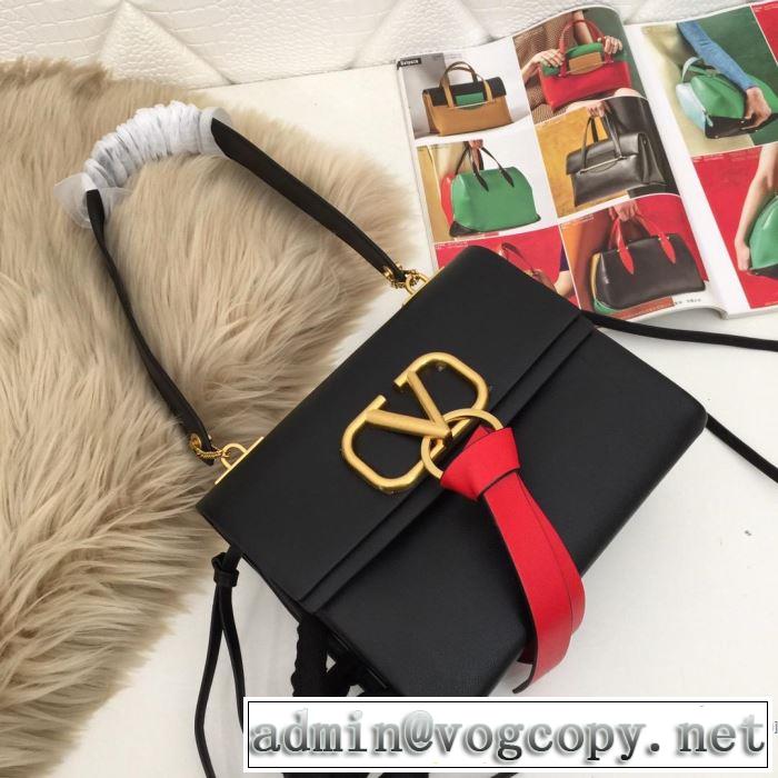 レディースバッグ ブラッシュアップして華やかに ヴァレンティノ VALENTINO ベストはキレイめな印象に 多色選択可