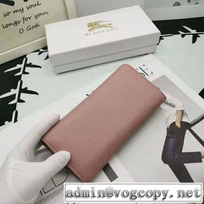 注目の秋ファッション一番 バーバリー 2019秋冬トレンド押さえておきたい BURBERRY 財布/ウォレット おしゃれに秋を迎えるために