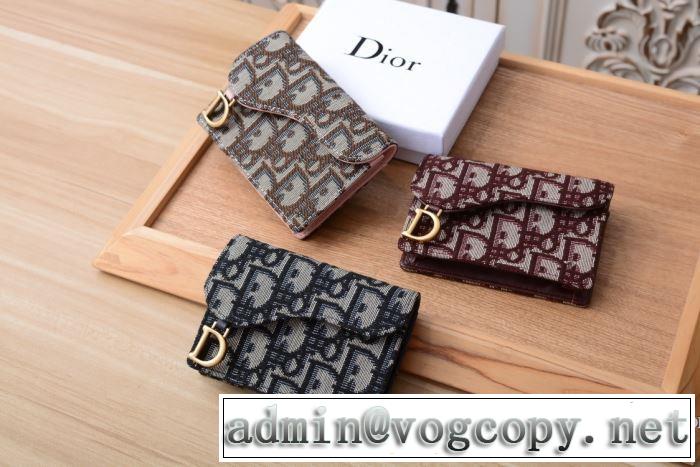 ディオール DIOR 【2019秋冬トレンド】押さえておきたい 3色可選 サイズのよさを感じる新作 財布/ウォレット 秋にこれがはやりそう