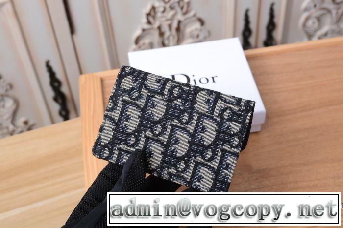 ディオール DIOR 【2019秋冬トレンド】押さえておきたい 3色可選 サイズのよさを感じる新作 財布/ウォレット 秋にこれがはやりそう