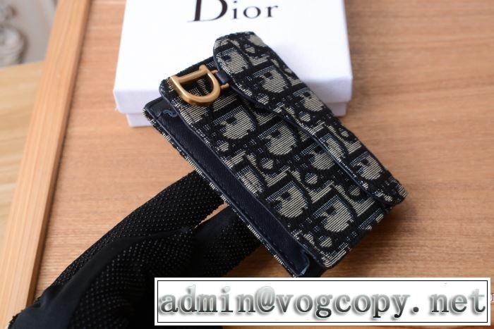 ディオール DIOR 【2019秋冬トレンド】押さえておきたい 3色可選 サイズのよさを感じる新作 財布/ウォレット 秋にこれがはやりそう