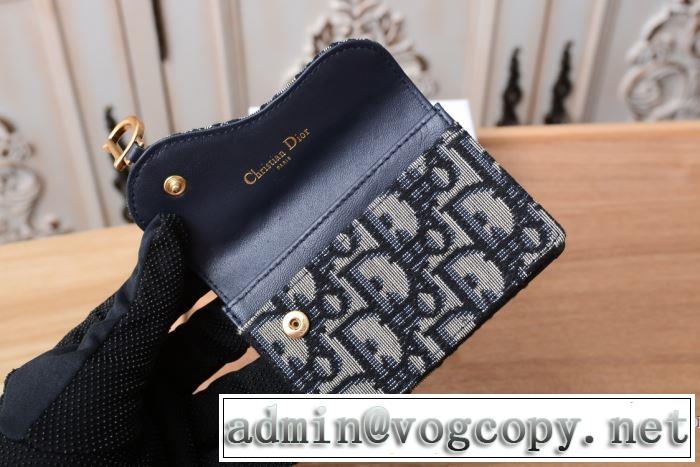 ディオール DIOR 【2019秋冬トレンド】押さえておきたい 3色可選 サイズのよさを感じる新作 財布/ウォレット 秋にこれがはやりそう