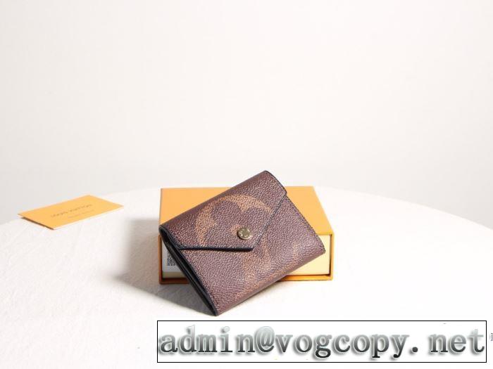 財布/ウォレット 秋冬ファッションコーディネート ルイ ヴィトン最重要！2019秋冬トレンド  LOUIS VUITTON  人気ファッション雑誌でも掲載