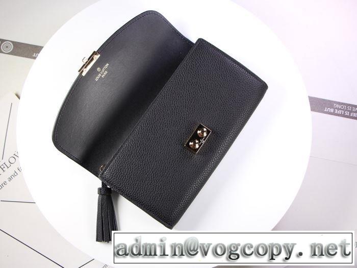 ルイ ヴィトン もちろん相性抜群 LOUIS VUITTON 速報！2019年秋ファッショントレンド 財布/ウォレット 多色可選 優しい色味がかわいい