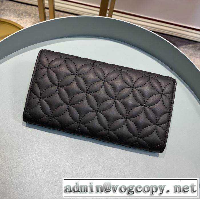 秋服コーデ2019年版 ルイ ヴィトン LOUIS VUITTON 大胆なチェックの人気トレンド 財布/ウォレット 4色可選 秋にはやる最新作を先取り