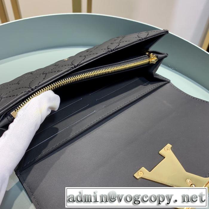 秋服コーデ2019年版 ルイ ヴィトン LOUIS VUITTON 大胆なチェックの人気トレンド 財布/ウォレット 4色可選 秋にはやる最新作を先取り