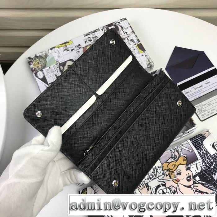 おしゃれ度アップ秋冬コレクション プラダ PRADA 2019秋のファッショントレンドはこれ 財布/ウォレット 秋ファションのトレンド2色可選