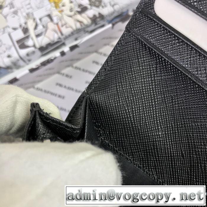 おしゃれ度アップ秋冬コレクション プラダ PRADA 2019秋のファッショントレンドはこれ 財布/ウォレット 秋ファションのトレンド2色可選