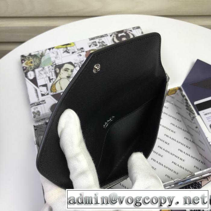 プラダやっぱり優しい色  PRADA 最新秋冬トレンドをチェック 財布/ウォレット 2色可選 最新秋冬トレンドをチェック！2019-20秋冬