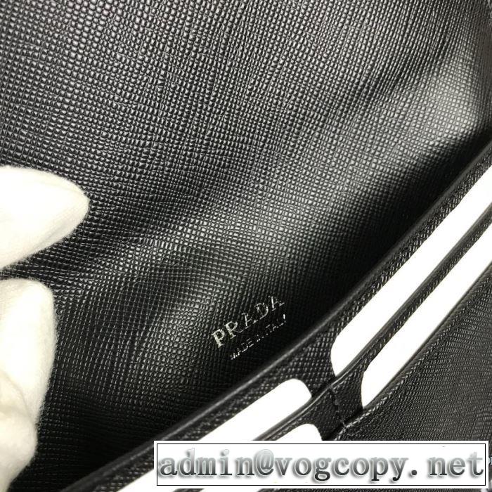 プラダやっぱり優しい色  PRADA 最新秋冬トレンドをチェック 財布/ウォレット 2色可選 最新秋冬トレンドをチェック！2019-20秋冬