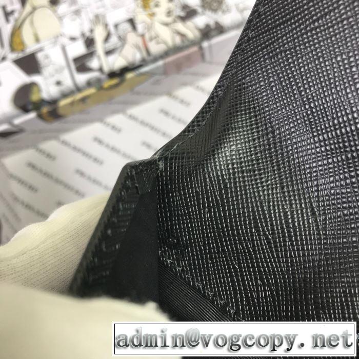 プラダやっぱり優しい色  PRADA 最新秋冬トレンドをチェック 財布/ウォレット 2色可選 最新秋冬トレンドをチェック！2019-20秋冬