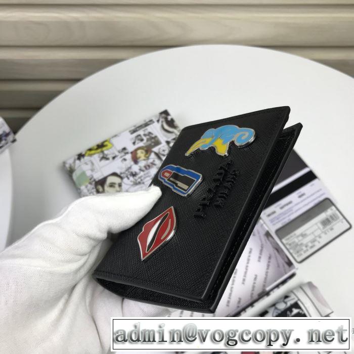 財布/ウォレット 【2019秋冬トレンド】押さえておきたい プラダ サイズのよさを感じる新作 PRADA  2色可選 秋にこれがはやりそう