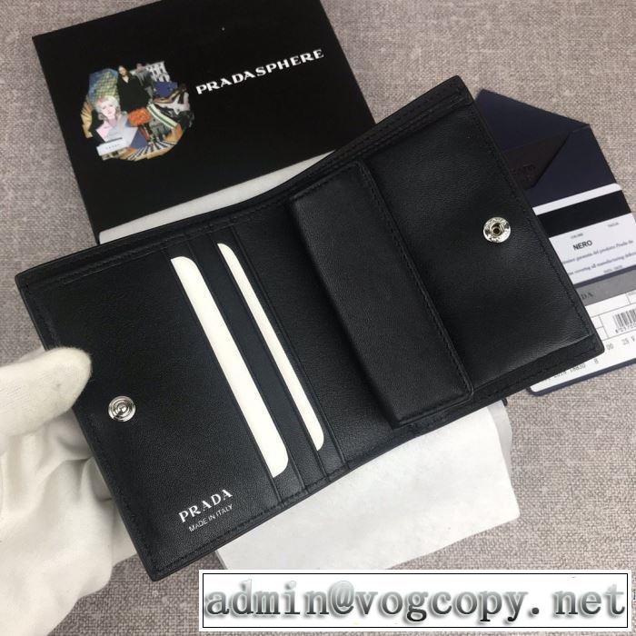 大胆なチェックの人気トレンド  プラダ PRADA 2019秋冬トレンドアイテム 財布/ウォレット 2色可選 今年注目な新品セール