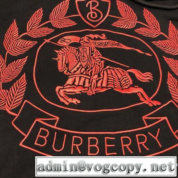 パーカー 大人のカジュアルスタイル バーバリー 【2019年】夏のファッション BURBERRY 風通しのよい