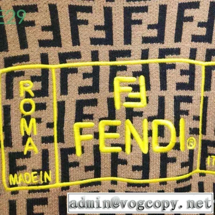 プルオーバーパーカー 大人っぽいファション感 フェンディ 大胆なデザイン FENDI  2019春夏の大注目トレンド