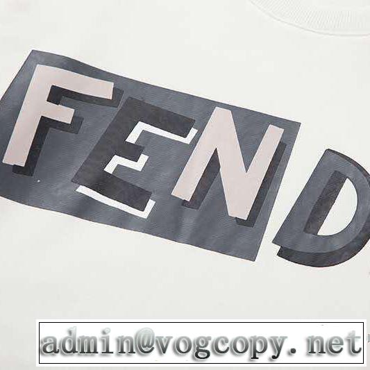 プルオーバーパーカー フェンディ FENDI 春夏らしい爽やかさ パーカー 【2019年】夏のファッション