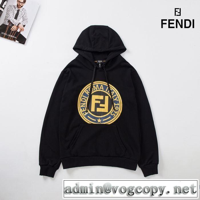 フェンディ FENDI おしゃれな夏ファッション2019  今年の夏は着こなし パーカー 軽やかな素材感