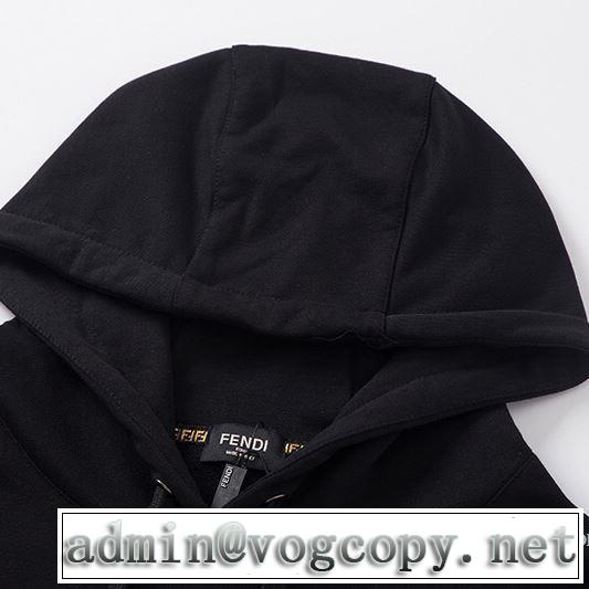 フェンディ FENDI おしゃれな夏ファッション2019  今年の夏は着こなし パーカー 軽やかな素材感