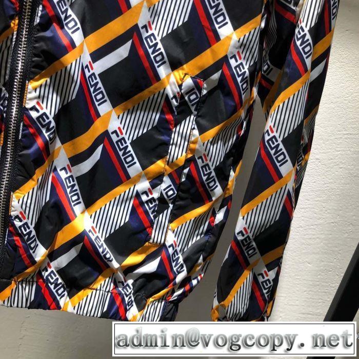 今年春夏ファション流行り  フード付きコート  2019SSのトレンド商品 フェンディ FENDI 透け感優しい