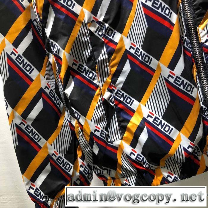 今年春夏ファション流行り  フード付きコート  2019SSのトレンド商品 フェンディ FENDI 透け感優しい