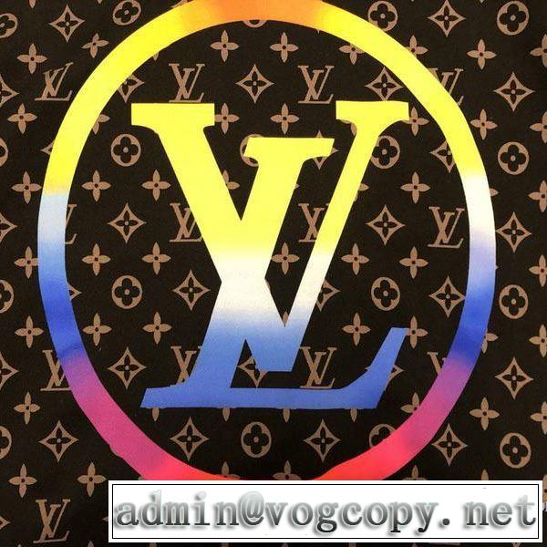 プルオーバーパーカー 夏に良く似合うちょっと新品 ルイ ヴィトン LOUIS VUITTON  おしゃれな夏ファッション2019