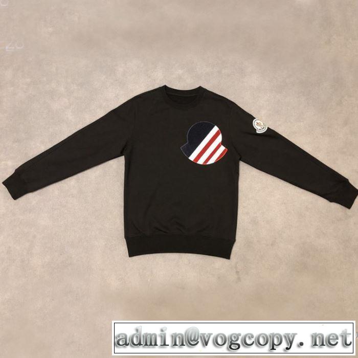 ぜひ今年のトレンドをチェック  プルオーバーパーカー 2019年春夏流行ファッション モンクレール MONCLER ちょっと大人の印象