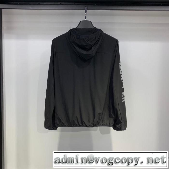 夏のコーデには欠かせない モンクレール リラックス感のある着こなし  MONCLER ハーフコート 抜け感スゴイ2色可選