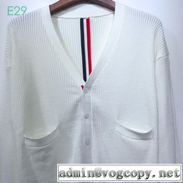 トムブラウン THOM BROWNE おしゃれな夏ファッション2019 ニットコート  気持ちいい真夏日にぴったり