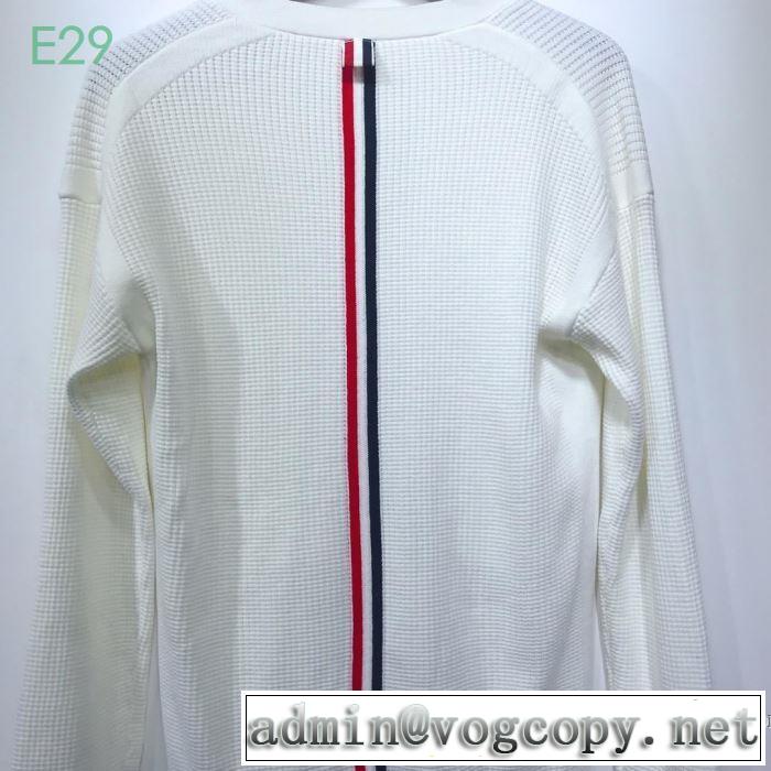 トムブラウン THOM BROWNE おしゃれな夏ファッション2019 ニットコート  気持ちいい真夏日にぴったり