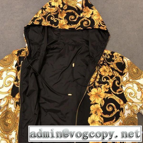 パーカー トレンド感があって涼しげ ヴェルサー ファッションにトレンド チVERSACE 2019年最新ファッション