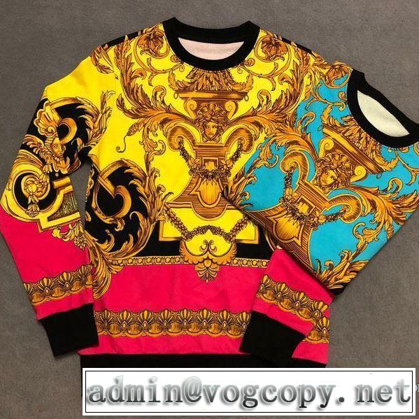 2019年夏の一押しファッションアイテム プルオーバーパーカー ブランドの話題の新作も！  ヴェルサーチVERSACE 