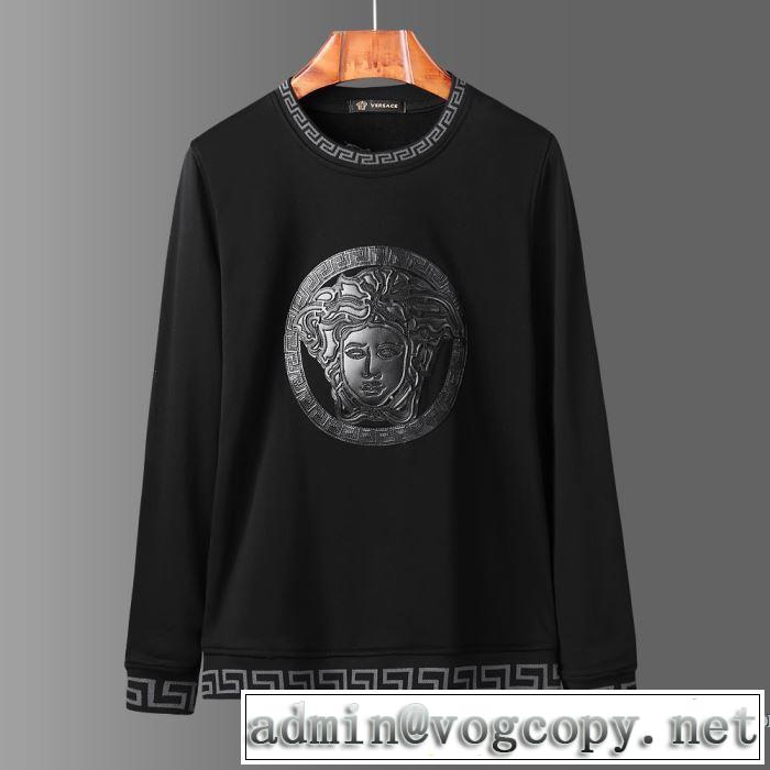 春色の最旬の人気アイテム  ヴェルサーチVERSACE 2019夏ファション新品 上下セット夏らしい品格が漂う