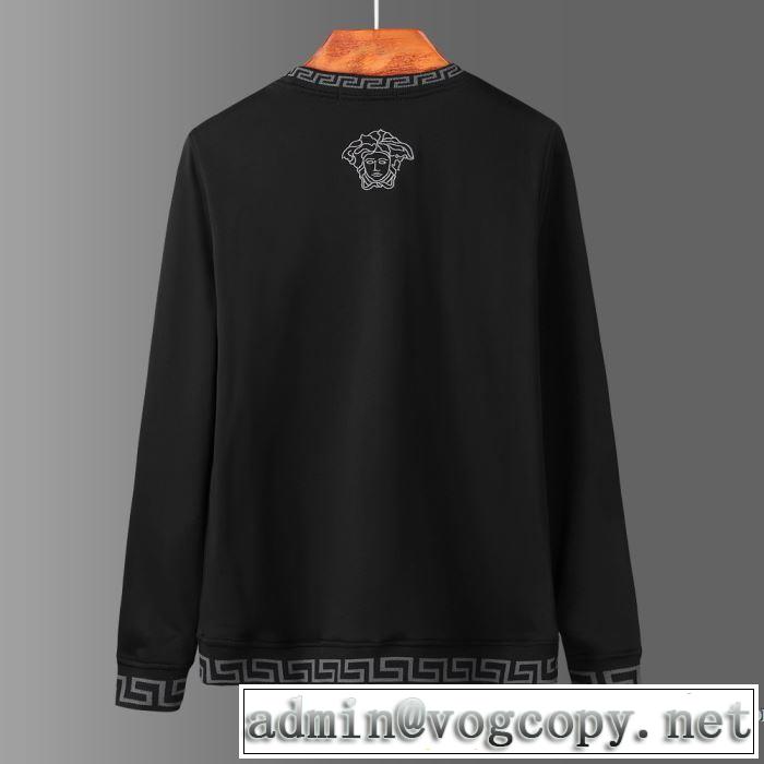 春色の最旬の人気アイテム  ヴェルサーチVERSACE 2019夏ファション新品 上下セット夏らしい品格が漂う