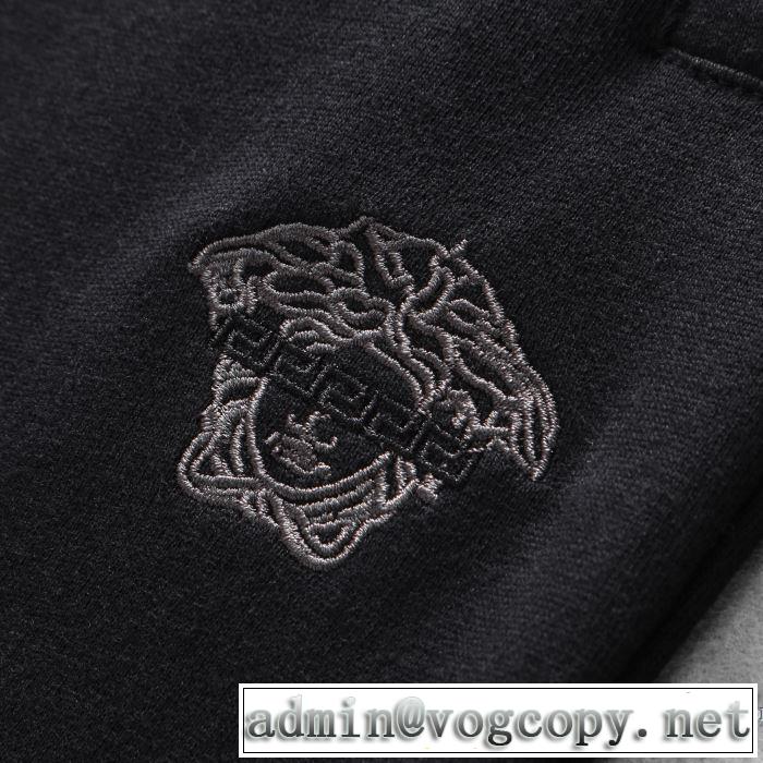 春色の最旬の人気アイテム  ヴェルサーチVERSACE 2019夏ファション新品 上下セット夏らしい品格が漂う