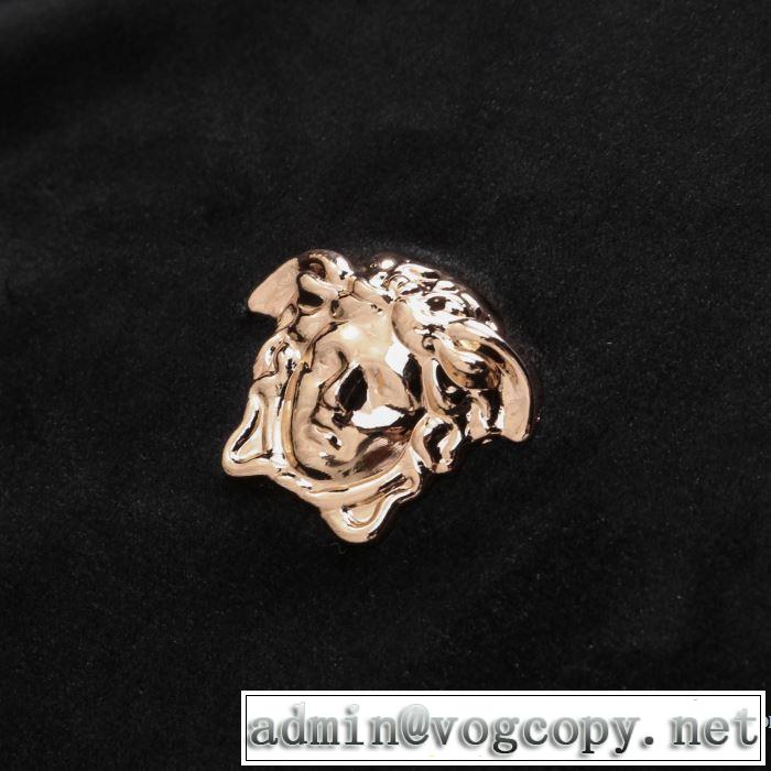 上下セット  春夏を感じさせる ヴェルサーチ 2019春夏の大注目トレンド VERSACE 春夏の流行りトップス