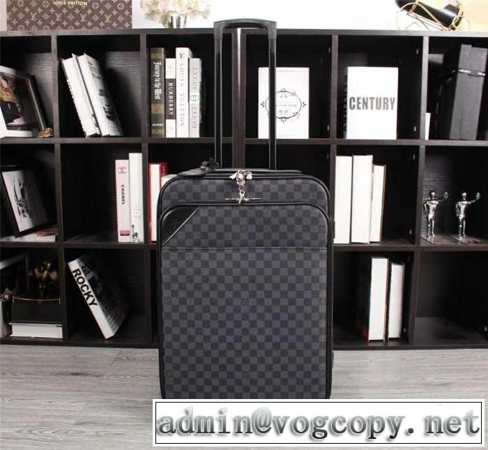 新作コレクションを見るLOUIS VUITTON  スーツケース ルイ ヴィトン2019SSのトレンド商品