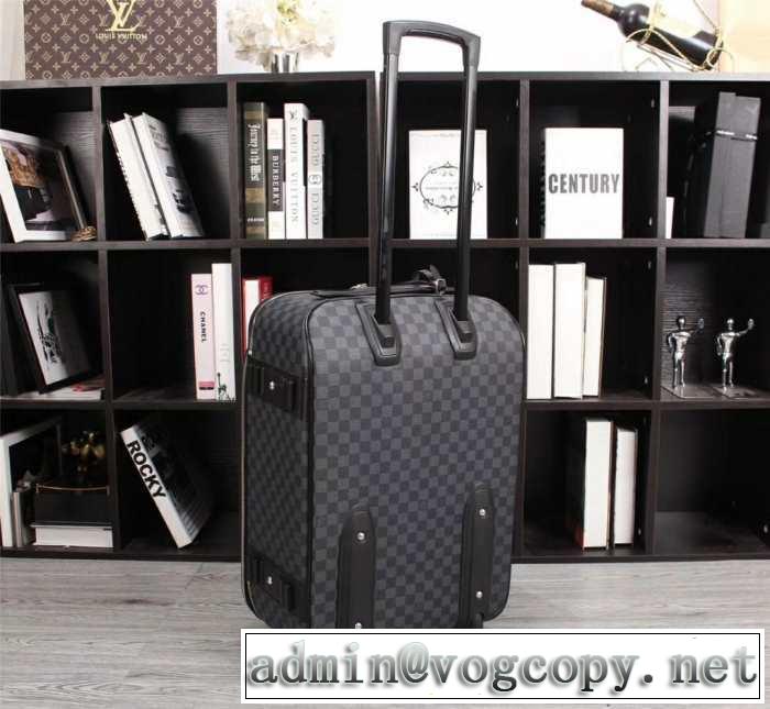 新作コレクションを見るLOUIS VUITTON  スーツケース ルイ ヴィトン2019SSのトレンド商品