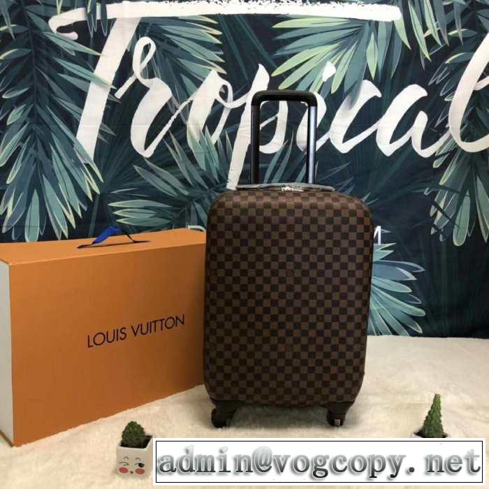 ルイ ヴィトン2019春夏の大注目トレンド LOUIS VUITTON  スーツケース 抜け感のあるキレイめ