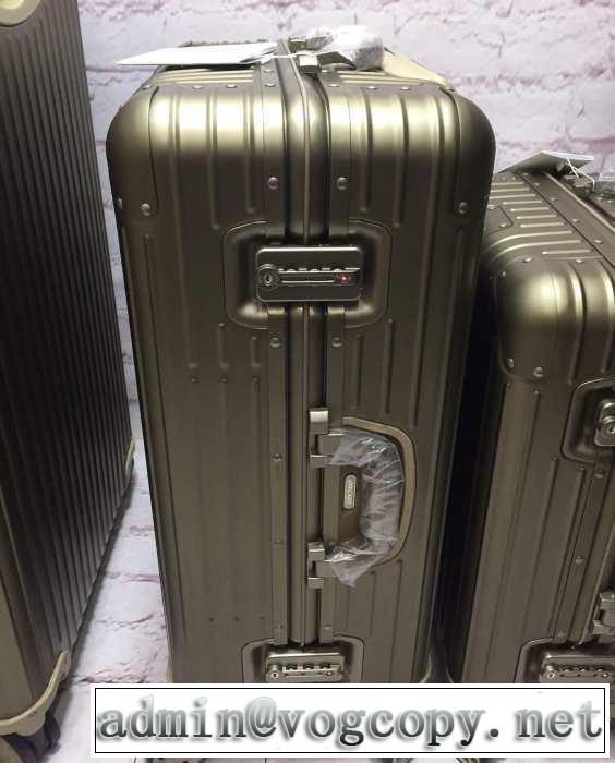 すっきりした印象に リモワ Rimowa オススメしたい最新注目ファションスーツケース 2019春夏は人気定番