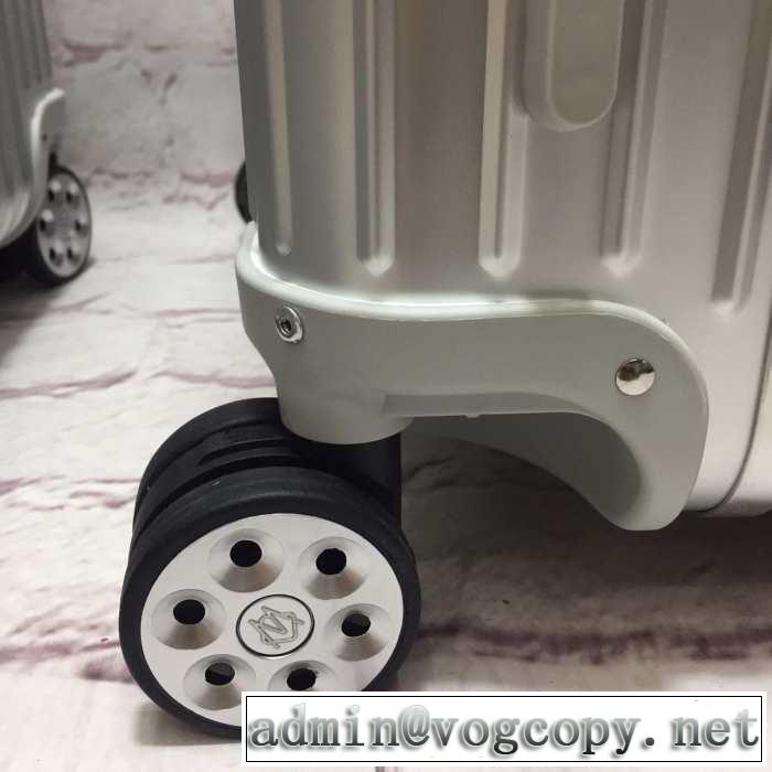 《2019年》今、注目のストリート リモワ Rimowa  スーツケース優しい雰囲気スタイリッシュに