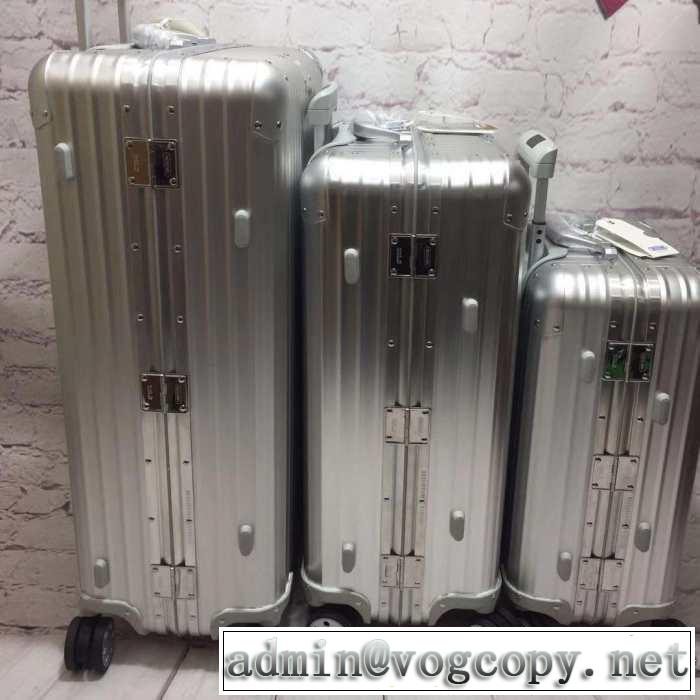 魅力的なカラー使い リモワ Rimowa 2019春夏トレンドアイテム スーツケース今流行りの最新コレクション