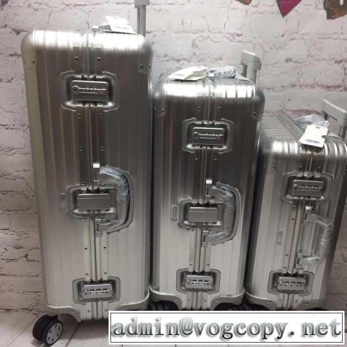 魅力的なカラー使い リモワ Rimowa 2019春夏トレンドアイテム スーツケース今流行りの最新コレクション