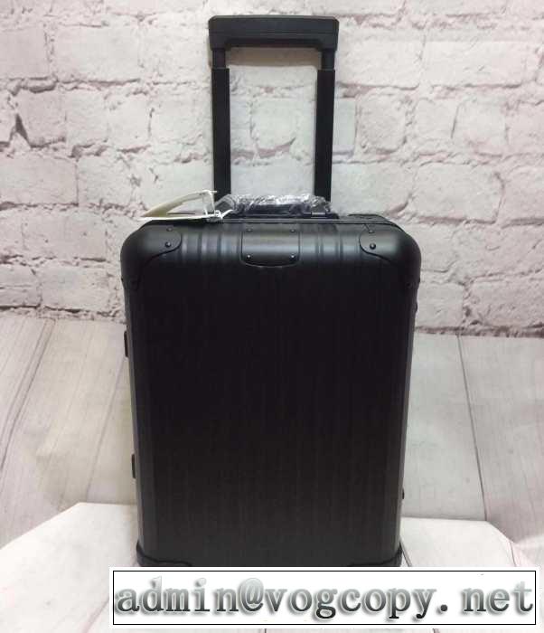 リモワ Rimowa デザイン抜群のアイテムスーツケース2019SSのトレンド商品 夏らしい季節感