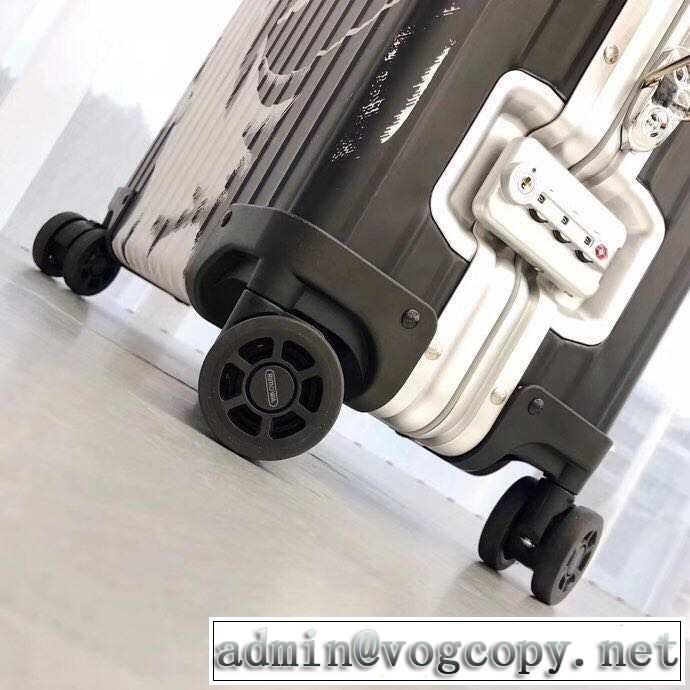 リラックス感のあるゆったり リモワ Rimowa オススメしたい最新注目ファション 2019春夏 スーツケース